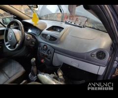 Ricambi RENAULT CLIO 1461cc DCI del 2006 - 9