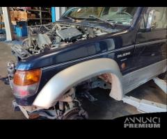 Parafango sinistro MITSUBISHI PAJERO del 1998