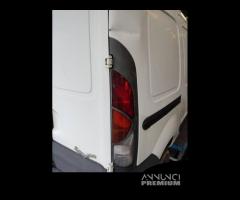 Fanale posteriore destro RENAULT KANGOO del 2001