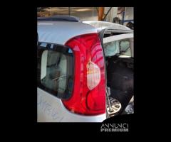 Fanale posteriore sinistro FIAT PANDA del 2014