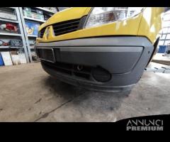 Paraurti anteriore RENAULT KANGOO del 2005