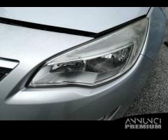 Proiettore sinistro OPEL ASTRA J del 2011