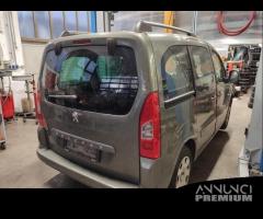 Ricambi PEUGEOT PARTNER 1561cc HDI del 2011