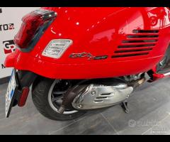 Piaggio Vespa Gts Super 300 Red km 370 - 7