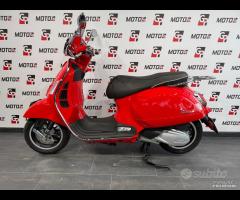 Piaggio Vespa Gts Super 300 Red km 370 - 9