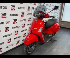 Piaggio Vespa Gts Super 300 Red km 370 - 10