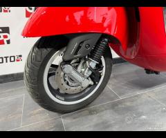 Piaggio Vespa Gts Super 300 Red km 370 - 11