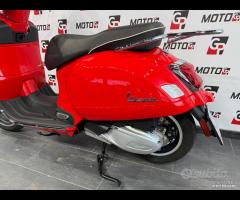 Piaggio Vespa Gts Super 300 Red km 370 - 14