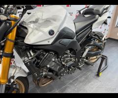 Yamaha Fz8 800 bianca tua da 130,00 al mese - 10