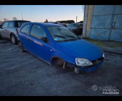 Opel Corsa C 2002 Demolita - Per Ricambi