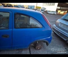 Opel Corsa C 2002 Demolita - Per Ricambi