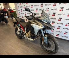 Ducati Multistrada V4 S cerchi a raggi