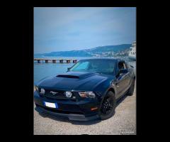 Ford Mustang SHELBY ( no superbollo)