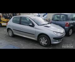 Ricambi Peugeot 206 1.1 B del 2003 motore HFX