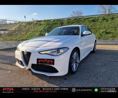 Alfa Romeo Giulia 2.2 Turbodiesel 210 CV AT8 AWD Q