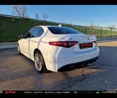 Alfa Romeo Giulia 2.2 Turbodiesel 210 CV AT8 AWD Q - 22