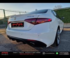 Alfa Romeo Giulia 2.2 Turbodiesel 210 CV AT8 AWD Q - 24