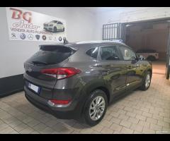 Hyundai Tucson 1.7 Crdi Xpossibile nav unico prop - 11