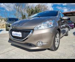 Peugeot 208 1.4 HDi 68 CV 5 porte Allure