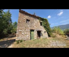 Piglio, terreno con porzione di casale