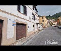 Piglio, locale collerciale su strada principale