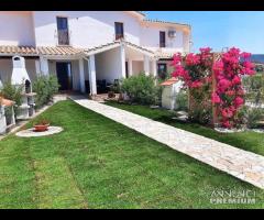 Villetta con cortile in Residence con piscina