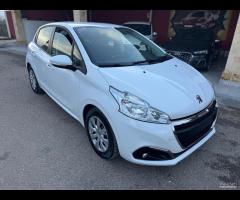 Peugeot 208 BlueHDi 100 5 porte Allure navi