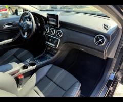 Mercedes classe A 180d Automatic Sport 2018 - 21