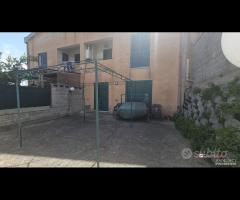 Villetta a schiera con giardino, cantina, box e - 25