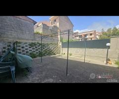 Villetta a schiera con giardino, cantina, box e - 30