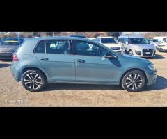 Volkswagen Golf Variant 2.0 TDI DSG Business BlueM