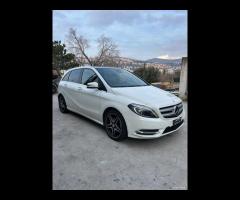 Mercedes-benz B 180 -2014