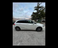 Mercedes-benz B 180 -2014