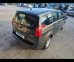 Peugeot 5008 1.6 HDi 112CV Access - 8