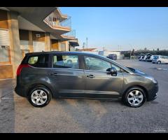 Peugeot 5008 1.6 HDi 112CV Access - 9