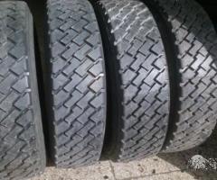 255 70 22.5 gomme ricoperte nuove