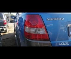 Ricambi Kia Sorento 2.5 D del 2006 - 9