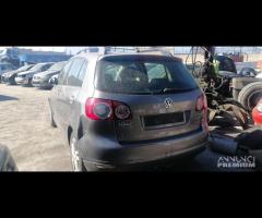 Ricambi VW Golf Plus 1.9 D del 2007 motore BXE