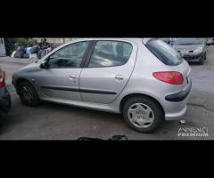 Ricambi Peugeot 206 1.1 B del 2003 motore HFX