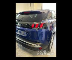 PEUGEOT 3008 BlueHDi 130 S&S EAT8 Business