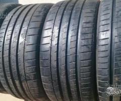 235 30 19 michelin nuove