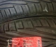 Gomme 275 40 18 uniroyal