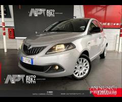 Lancia Ypsilon III 2015 Benzina 1.0 hybrid Go - 23