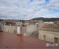 Palazzo storico su tre livelli a piedimonte etneo - 13