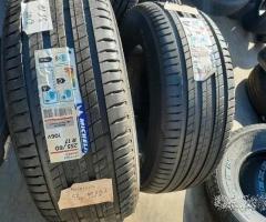 255 60 17 Michelin nuove