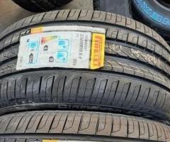 255 40 18 Pirelli nuove