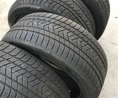 315 30 21 e 275 35 21 Pirelli - 1