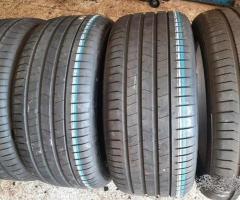 285 35 20 e 255 35 20 Pirelli