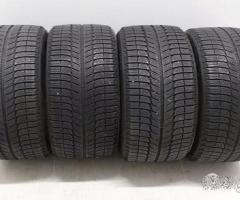 4 gomme Invernali 225 40 19 brigestonE