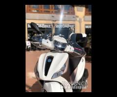 Piaggio Medley 150 ABS - 9